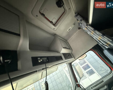 Красный Вольво FH 13, объемом двигателя 12.78 л и пробегом 1000 тыс. км за 18899 $, фото 24 на Automoto.ua