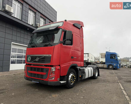 Красный Вольво FH 13, объемом двигателя 12.78 л и пробегом 1000 тыс. км за 18899 $, фото 2 на Automoto.ua
