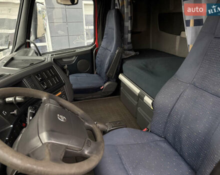 Красный Вольво FH 13, объемом двигателя 12.78 л и пробегом 1000 тыс. км за 18899 $, фото 19 на Automoto.ua