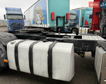 Красный Вольво FH 13, объемом двигателя 12.78 л и пробегом 1000 тыс. км за 18899 $, фото 10 на Automoto.ua