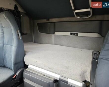 Червоний Вольво FH 13, об'ємом двигуна 12.78 л та пробігом 120 тис. км за 16500 $, фото 30 на Automoto.ua