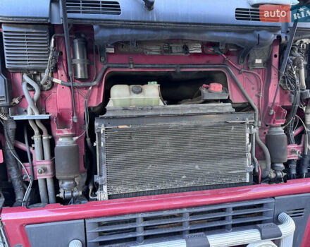 Червоний Вольво FH 13, об'ємом двигуна 12.78 л та пробігом 305 тис. км за 24000 $, фото 26 на Automoto.ua