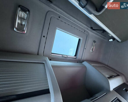 Червоний Вольво FH 13, об'ємом двигуна 12.78 л та пробігом 305 тис. км за 24000 $, фото 8 на Automoto.ua