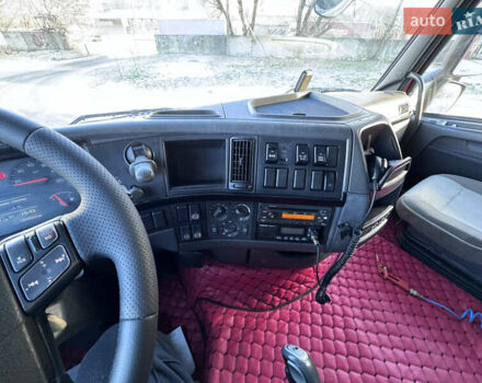 Червоний Вольво FH 13, об'ємом двигуна 12.78 л та пробігом 305 тис. км за 24000 $, фото 1 на Automoto.ua