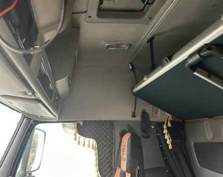 Красный Вольво FH 13, объемом двигателя 0 л и пробегом 620 тыс. км за 23999 $, фото 24 на Automoto.ua