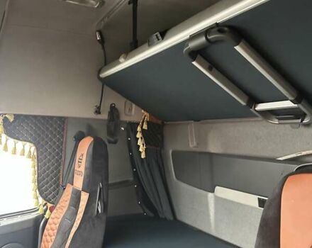 Красный Вольво FH 13, объемом двигателя 0 л и пробегом 620 тыс. км за 23999 $, фото 25 на Automoto.ua