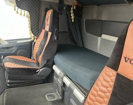 Красный Вольво FH 13, объемом двигателя 0 л и пробегом 620 тыс. км за 23999 $, фото 26 на Automoto.ua