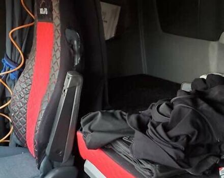 Красный Вольво FH 13, объемом двигателя 12.9 л и пробегом 825 тыс. км за 43000 $, фото 24 на Automoto.ua