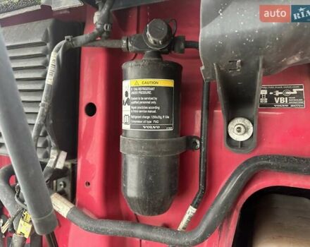 Красный Вольво FH 13, объемом двигателя 0 л и пробегом 620 тыс. км за 23999 $, фото 16 на Automoto.ua