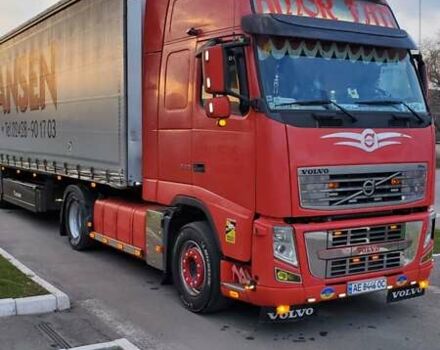 Красный Вольво FH 13, объемом двигателя 12.9 л и пробегом 825 тыс. км за 43000 $, фото 16 на Automoto.ua