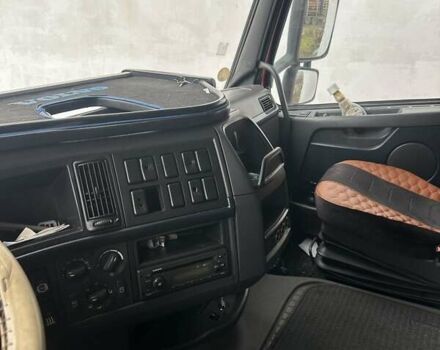 Красный Вольво FH 13, объемом двигателя 0 л и пробегом 620 тыс. км за 23999 $, фото 23 на Automoto.ua