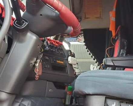 Красный Вольво FH 13, объемом двигателя 12.9 л и пробегом 825 тыс. км за 43000 $, фото 23 на Automoto.ua