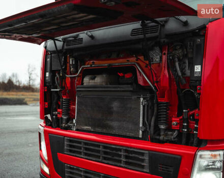 Червоний Вольво FH 13, об'ємом двигуна 12.78 л та пробігом 905 тис. км за 23500 $, фото 3 на Automoto.ua