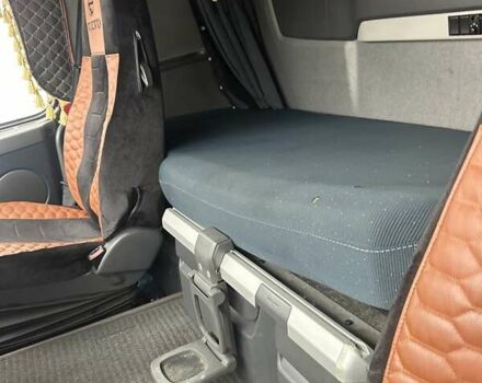 Красный Вольво FH 13, объемом двигателя 0 л и пробегом 620 тыс. км за 23999 $, фото 22 на Automoto.ua