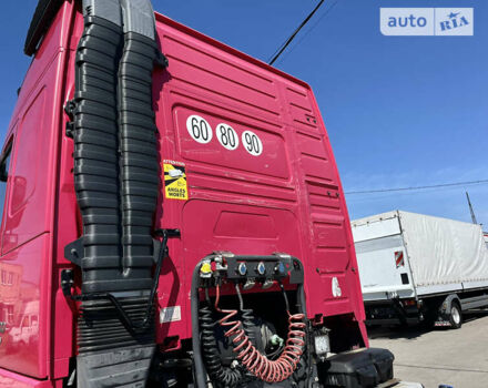 Червоний Вольво FH 13, об'ємом двигуна 0 л та пробігом 760 тис. км за 31900 $, фото 10 на Automoto.ua