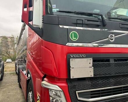 Красный Вольво FH 13, объемом двигателя 12.9 л и пробегом 957 тыс. км за 32000 $, фото 16 на Automoto.ua