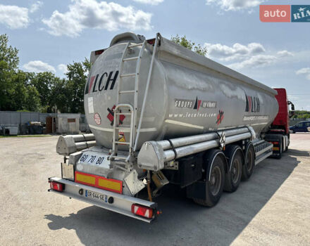 Красный Вольво FH 13, объемом двигателя 12.9 л и пробегом 812 тыс. км за 34900 $, фото 11 на Automoto.ua