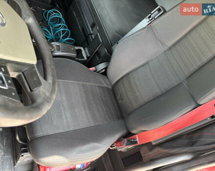 Красный Вольво FH 13, объемом двигателя 12.9 л и пробегом 813 тыс. км за 33900 $, фото 27 на Automoto.ua