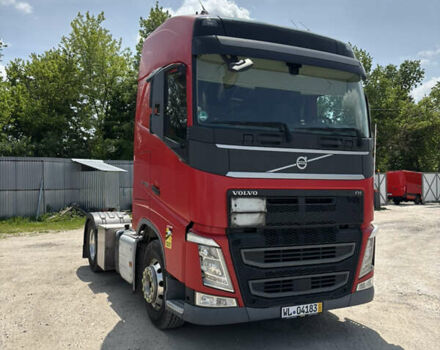 Красный Вольво FH 13, объемом двигателя 12.9 л и пробегом 813 тыс. км за 33900 $, фото 1 на Automoto.ua
