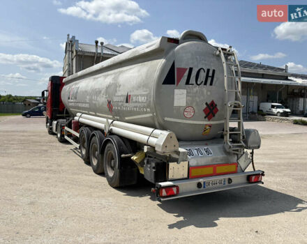 Красный Вольво FH 13, объемом двигателя 12.9 л и пробегом 812 тыс. км за 34900 $, фото 12 на Automoto.ua