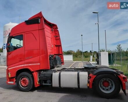 Красный Вольво FH 13, объемом двигателя 12.78 л и пробегом 150 тыс. км за 27000 $, фото 33 на Automoto.ua