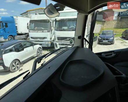 Красный Вольво FH 13, объемом двигателя 12.9 л и пробегом 813 тыс. км за 33900 $, фото 19 на Automoto.ua