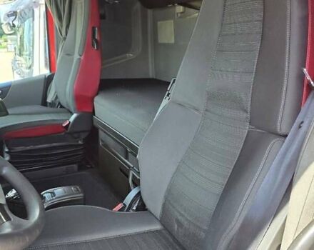 Красный Вольво FH 13, объемом двигателя 12.9 л и пробегом 710 тыс. км за 55000 $, фото 25 на Automoto.ua