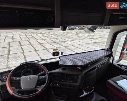 Червоний Вольво FH 13, об'ємом двигуна 0 л та пробігом 663 тис. км за 57000 $, фото 5 на Automoto.ua