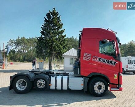 Красный Вольво FH 13, объемом двигателя 12.9 л и пробегом 516 тыс. км за 61331 $, фото 2 на Automoto.ua