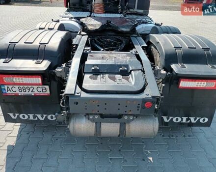 Красный Вольво FH 13, объемом двигателя 12.9 л и пробегом 516 тыс. км за 61331 $, фото 4 на Automoto.ua