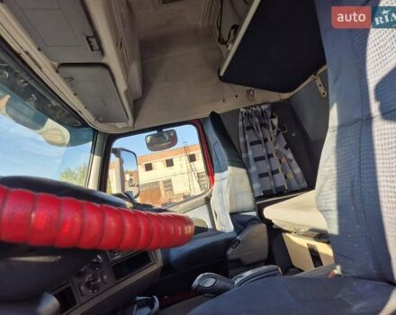 Красный Вольво FH 13, объемом двигателя 12.9 л и пробегом 140 тыс. км за 18999 $, фото 11 на Automoto.ua