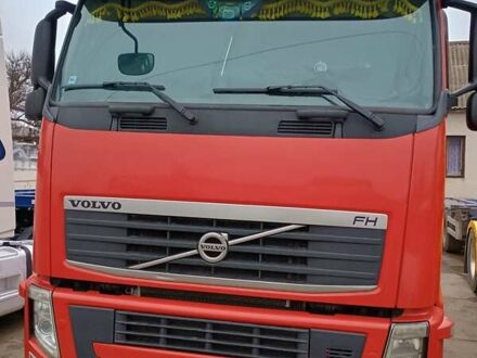 Вольво FH 13 2011 в Черноморске (Ильичевске) на Automoto.ua Красный Вольво FH 13, объемом двигателя 12.78 л и пробегом 1 тыс. км за 26500 $, фото 1 на Automoto.ua