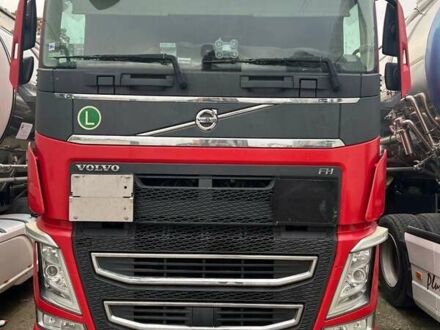Красный Вольво FH 13, объемом двигателя 12.9 л и пробегом 957 тыс. км за 32000 $, фото 1 на Automoto.ua