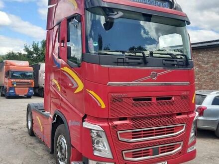 Красный Вольво FH 13, объемом двигателя 0 л и пробегом 570 тыс. км за 64000 $, фото 1 на Automoto.ua