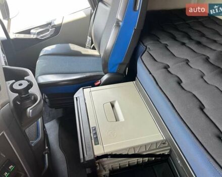 Вольво FH 13, объемом двигателя 0 л и пробегом 377 тыс. км за 102000 $, фото 12 на Automoto.ua