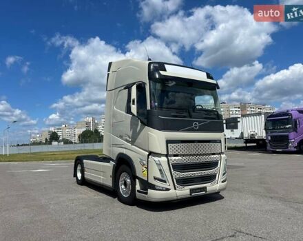 Вольво FH 13, объемом двигателя 0 л и пробегом 377 тыс. км за 102000 $, фото 2 на Automoto.ua