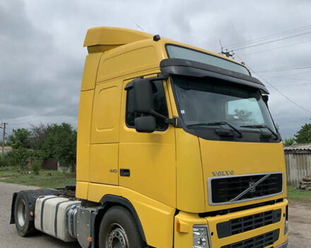 Желтый Вольво FH 13, объемом двигателя 12.78 л и пробегом 410 тыс. км за 14000 $, фото 6 на Automoto.ua