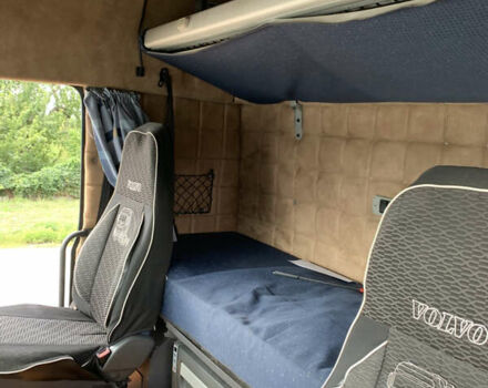 Желтый Вольво FH 13, объемом двигателя 12.78 л и пробегом 410 тыс. км за 14000 $, фото 12 на Automoto.ua