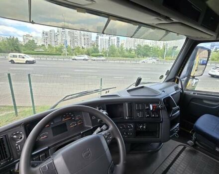 Жовтий Вольво FH 13, об'ємом двигуна 12.78 л та пробігом 1000 тис. км за 20000 $, фото 2 на Automoto.ua