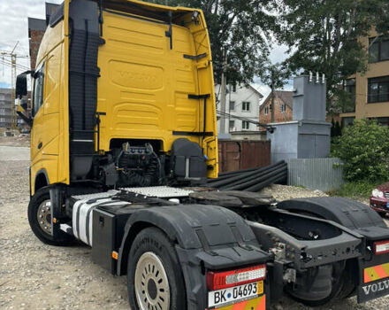 Желтый Вольво FH 13, объемом двигателя 12.9 л и пробегом 963 тыс. км за 38500 $, фото 7 на Automoto.ua