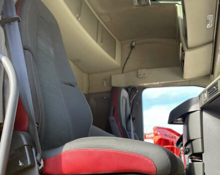 Желтый Вольво FH 13, объемом двигателя 12.9 л и пробегом 963 тыс. км за 38500 $, фото 12 на Automoto.ua