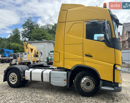 Желтый Вольво FH 13, объемом двигателя 12.9 л и пробегом 963 тыс. км за 38500 $, фото 5 на Automoto.ua