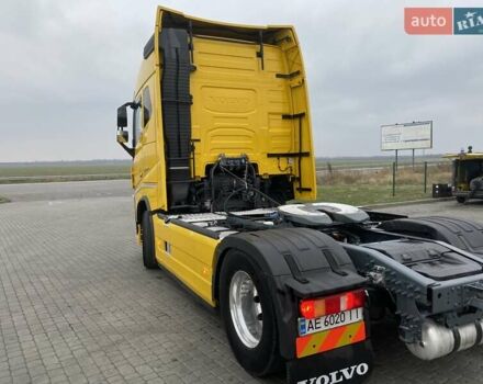 Жовтий Вольво FH 13, об'ємом двигуна 0 л та пробігом 930 тис. км за 41900 $, фото 2 на Automoto.ua