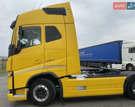 Жовтий Вольво FH 13, об'ємом двигуна 0 л та пробігом 930 тис. км за 41900 $, фото 3 на Automoto.ua