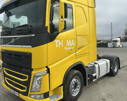 Желтый Вольво FH 13, объемом двигателя 0 л и пробегом 880 тыс. км за 31500 $, фото 1 на Automoto.ua