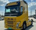 Желтый Вольво FH 13, объемом двигателя 12.9 л и пробегом 799 тыс. км за 51792 $, фото 1 на Automoto.ua