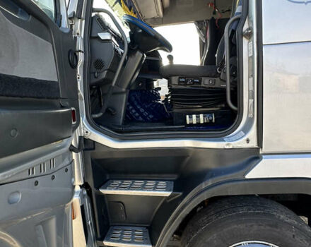 Серый Вольво FH 13, объемом двигателя 12.1 л и пробегом 10 тыс. км за 10900 $, фото 8 на Automoto.ua