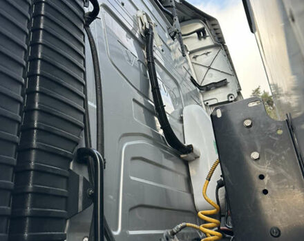 Сірий Вольво FH 13, об'ємом двигуна 12.9 л та пробігом 820 тис. км за 42900 $, фото 16 на Automoto.ua