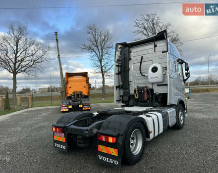 Сірий Вольво FH 13, об'ємом двигуна 12.9 л та пробігом 821 тис. км за 41900 $, фото 5 на Automoto.ua