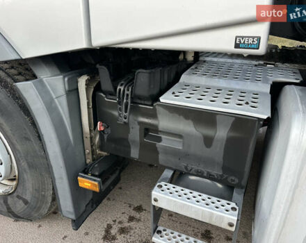 Сірий Вольво FH 13, об'ємом двигуна 12.9 л та пробігом 820 тис. км за 42900 $, фото 17 на Automoto.ua